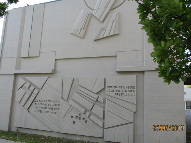 Reliefwand Kapernaumkirche nach der Instandsetzung